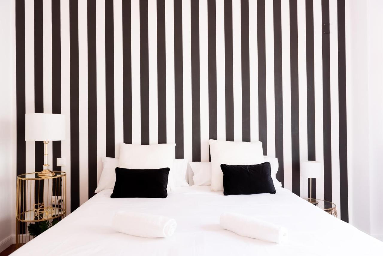 Apartament Tourist House Santa Cruz Sewilla Zewnętrze zdjęcie